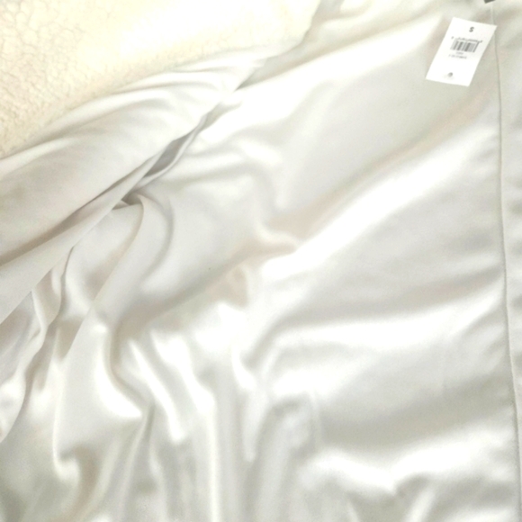 NWT Banana Republic white jacket, size small sharpa style NWT - Picture 15 of 16